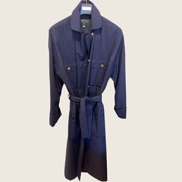 Vintage CHANEL Navy belted trench coat circa 1980 - Picture 6 of 15
